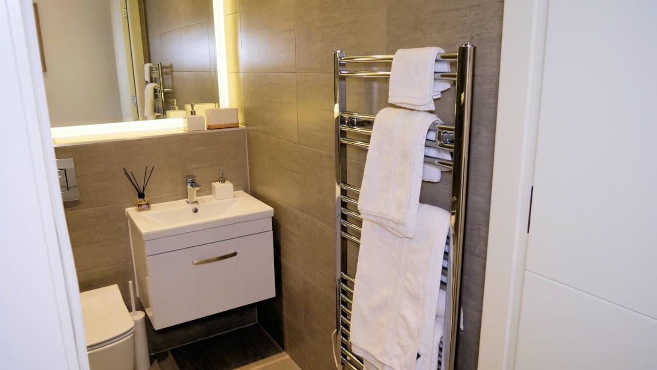 Luxurious Short Stay Flat In 米尔顿凯恩斯 外观 照片