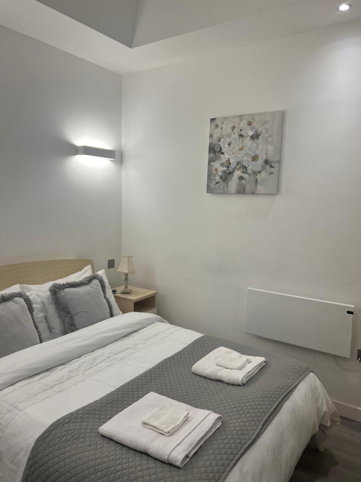 Luxurious Short Stay Flat In 米尔顿凯恩斯 外观 照片